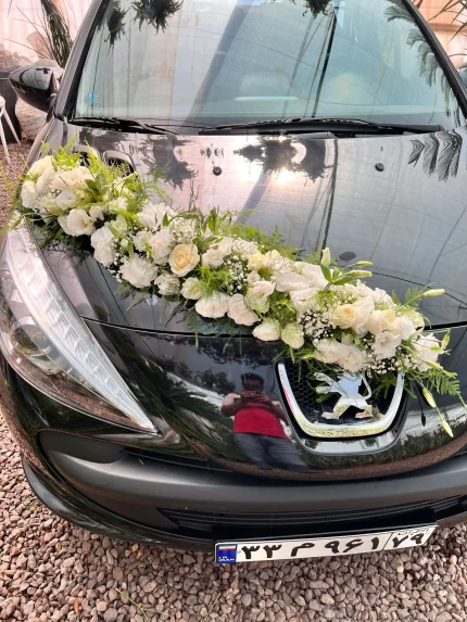 گل آرایی ماشین ساده و مینیمال